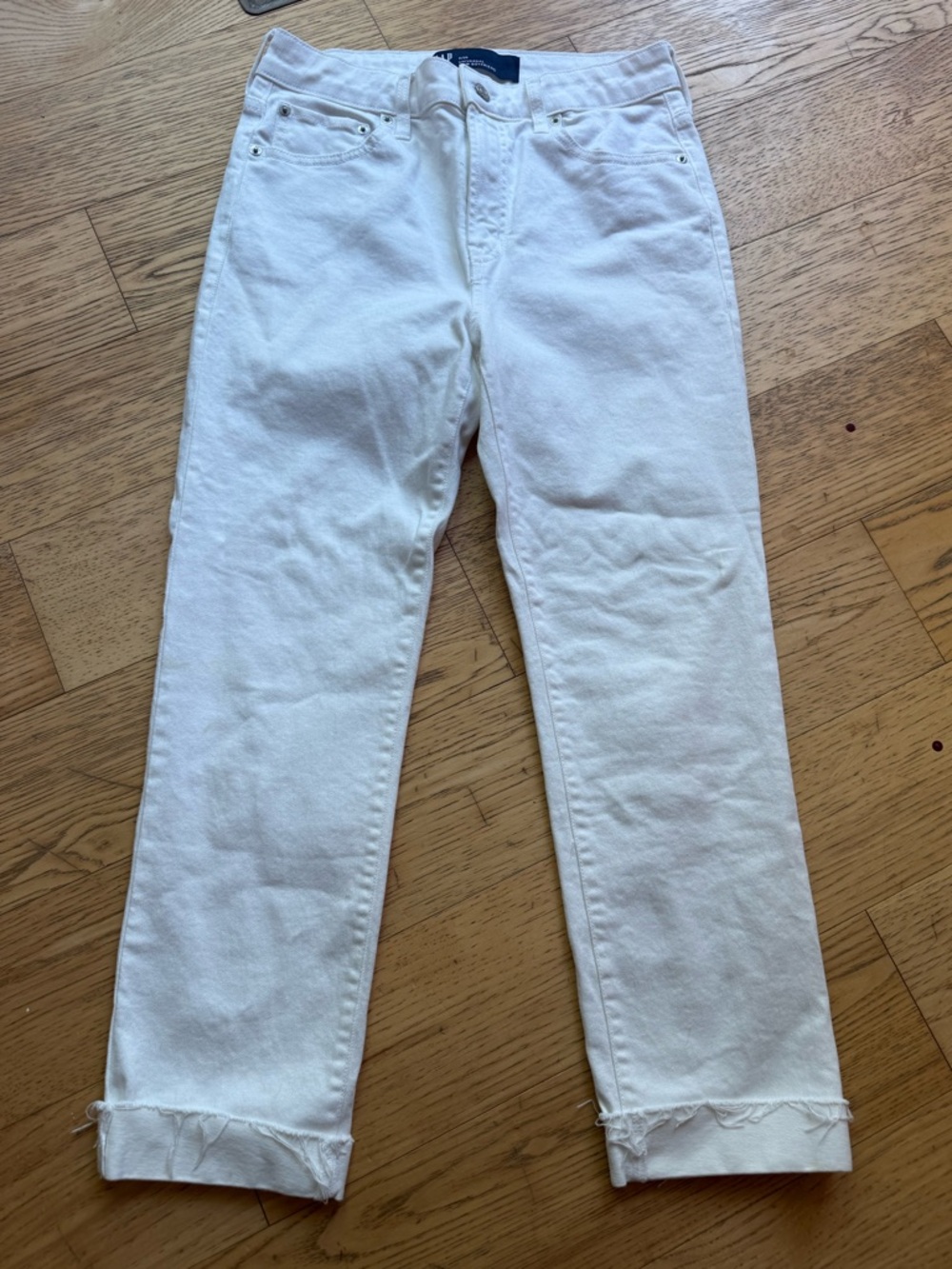 GAP Women’s White Straight Jeans - Rolled Hem Detail